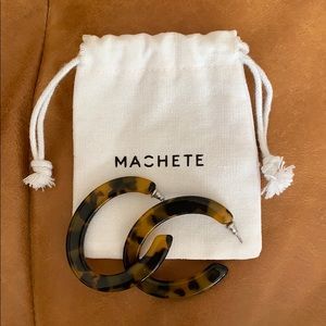 Machete Classic Tortoise Earrings